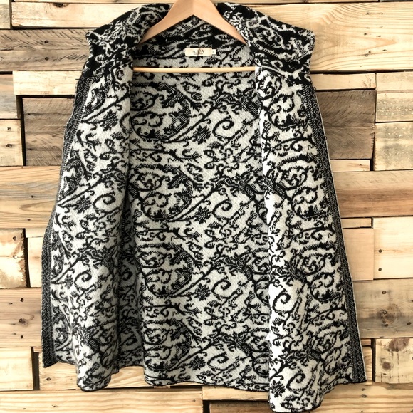 A. IDA open front wool blend cardigan, size M - Picture 7 of 10